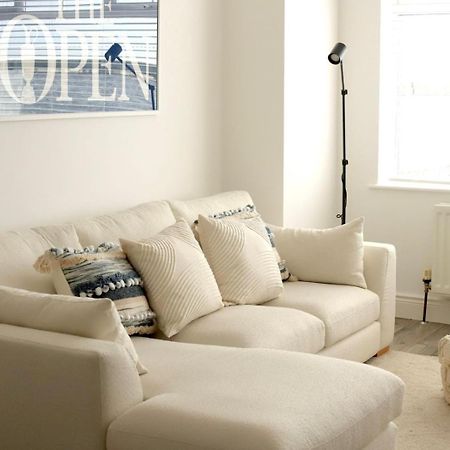 The Padora Apartment Portrush Bagian luar foto