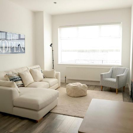 The Padora Apartment Portrush Bagian luar foto