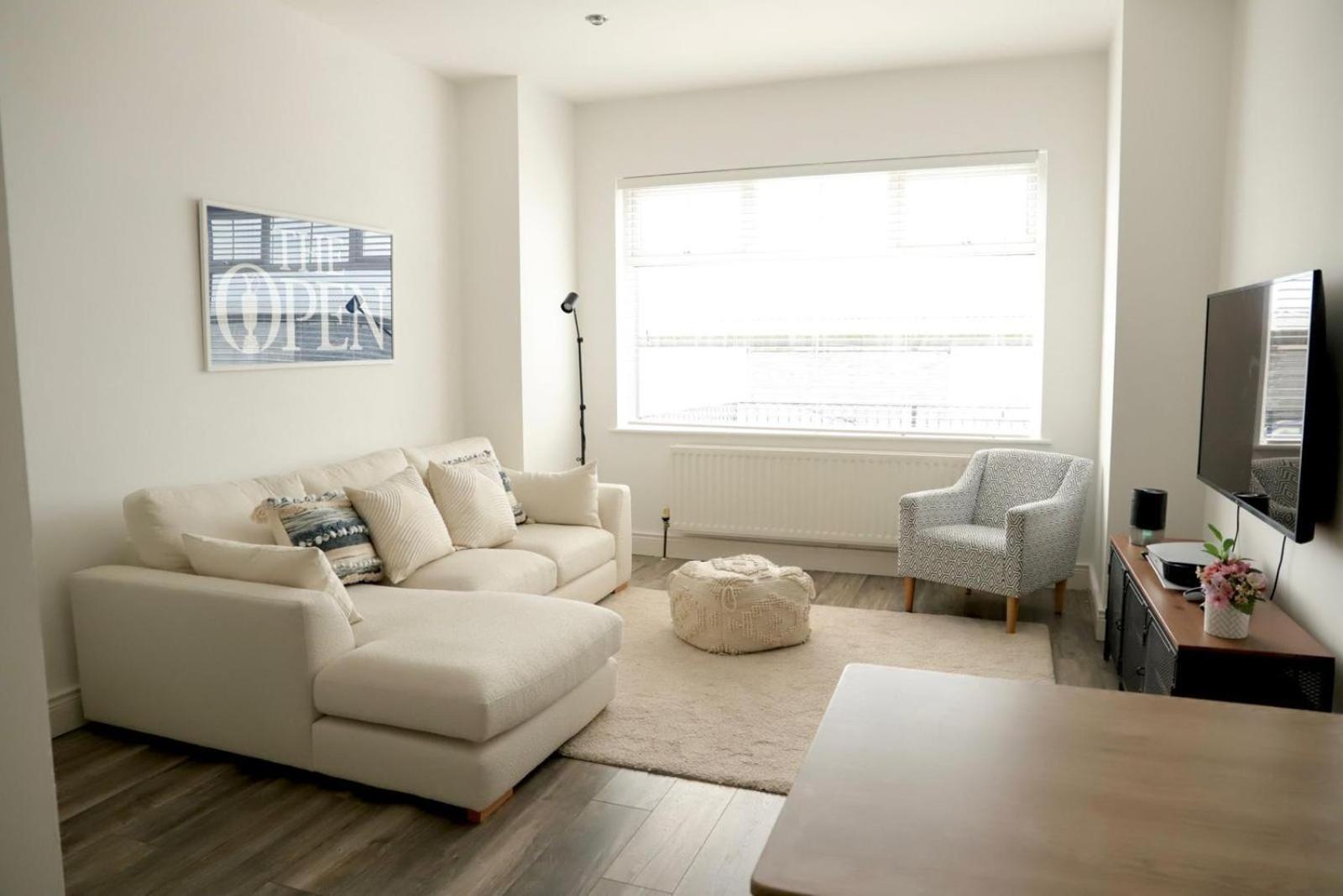 The Padora Apartment Portrush Bagian luar foto