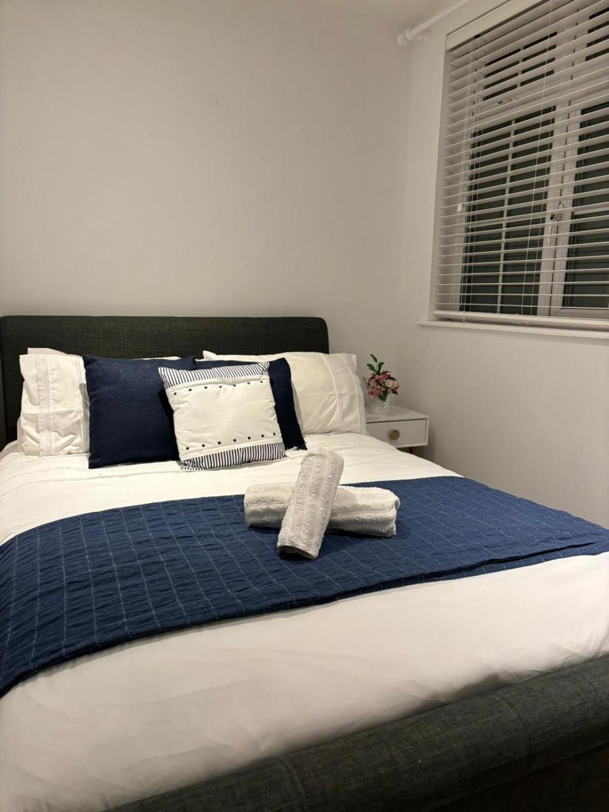 The Padora Apartment Portrush Bagian luar foto